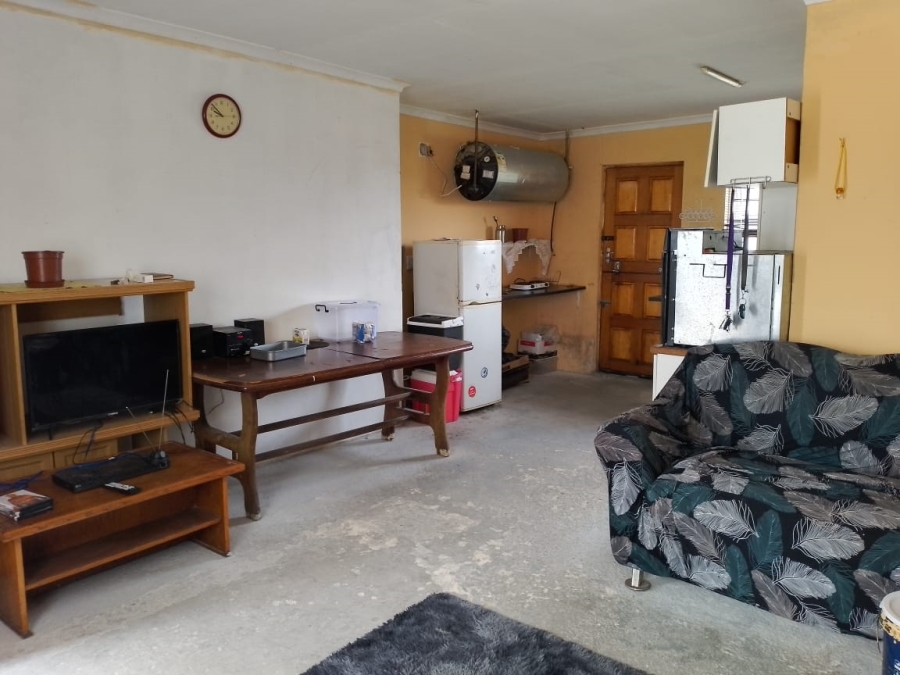 6 Bedroom Property for Sale in Parsonsvlei Eastern Cape